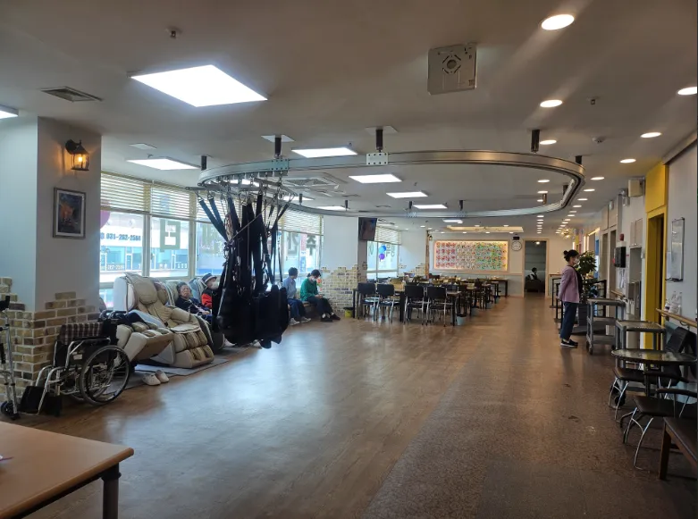 아들과딸 수지죽전 주간보호센터 내부 3